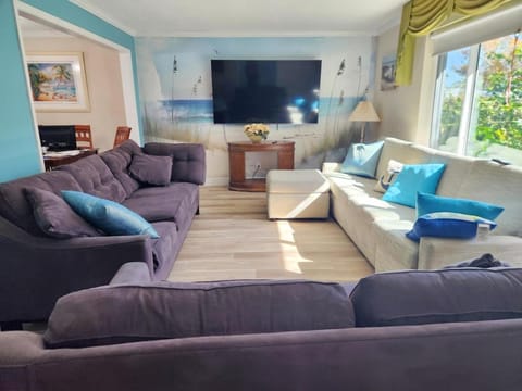 Largo, Fl Heated Pool 2 miles from Indian Rocks Beach Pets House in Florida