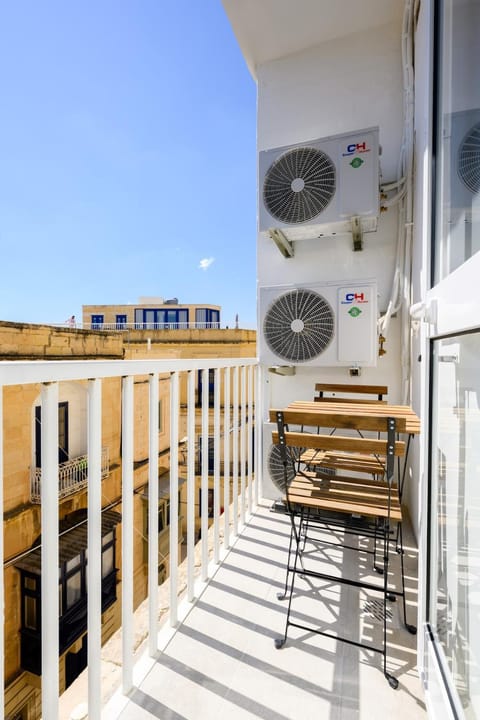 F8 spacious flat Sliema Apartment in Sliema