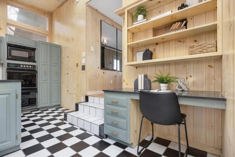 Mtn Views, Game Room, Pet Friendly! House in Valley Creek