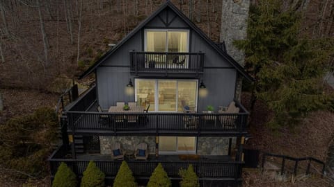 Mtn Views, Game Room, Pet Friendly! House in Valley Creek