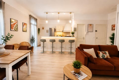 Kitchen or kitchenette, Living room