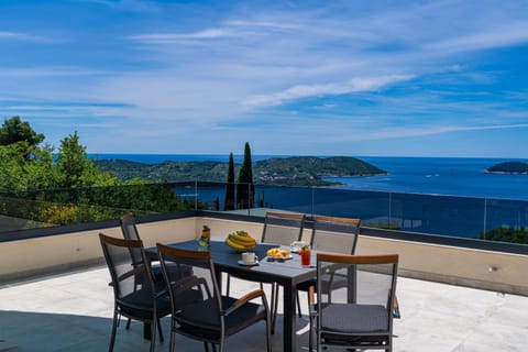 Patio, Day, Natural landscape, View (from property/room), Balcony/Terrace, Seating area, Sea view