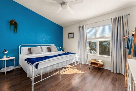 Stylish Modern-Farmhouse Boutique Condo - 2BD 2BA House in Gainesville