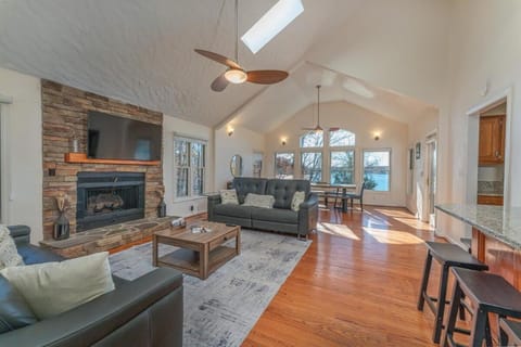 Private Dock Lake Views & Outdoor Fun House in Smith Mountain Lake