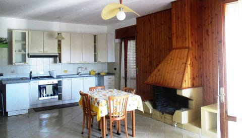 Dining area, Communal kitchen