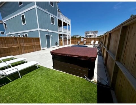 Newly Built Luxury Home Near Beach with Pool and Spa House in Corolla