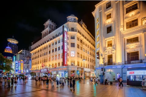 Property building, Night, Neighbourhood, City view, Street view, Location