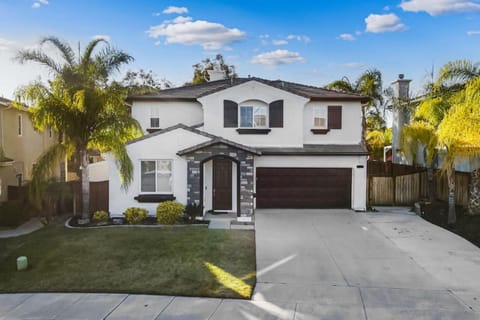 King Bed Temecula Getaway Amazing Pool and Theatre House in Temecula