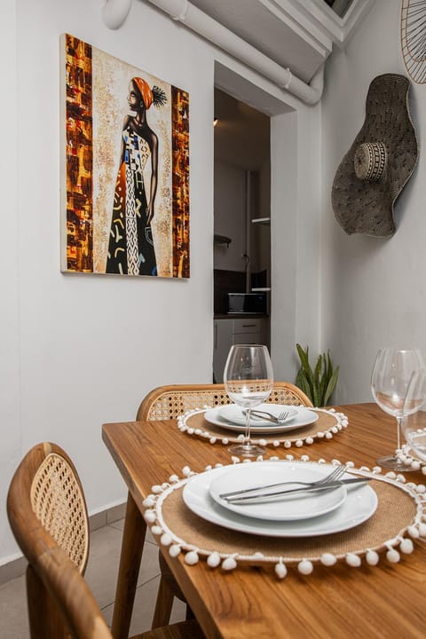 Decorative detail, Seating area, Dining area