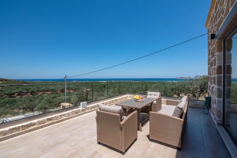 View (from property/room), Balcony/Terrace, Seating area, Sea view