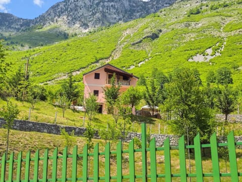 Spring, Natural landscape