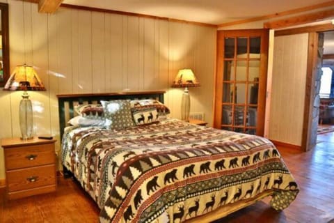 Experience breathtaking mountain views at Tsali Sunrise, sleeps up to 8 House in Stecoah