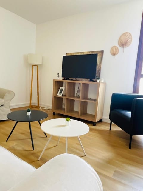 Le Repaire Urbain - 8 voyageurs Apartment in Orléans