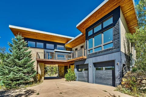 Property building, Day