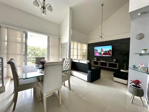 Communal lounge/ TV room, TV and multimedia, Living room