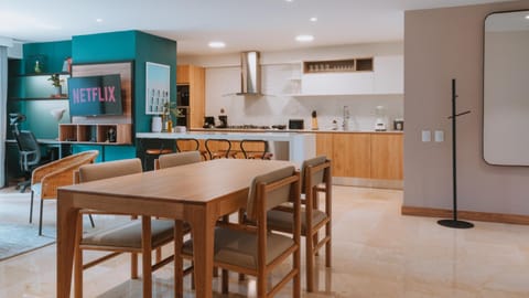 Dining area, kitchen