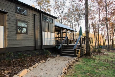 Still Waters Tiny Home House in Tennessee