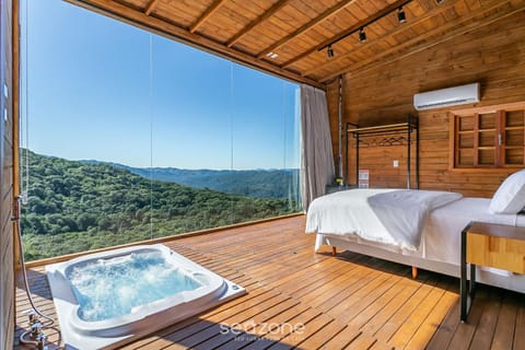 Hot Tub, Bedroom