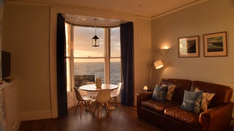 Living room, Dining area, Sea view, Sunset