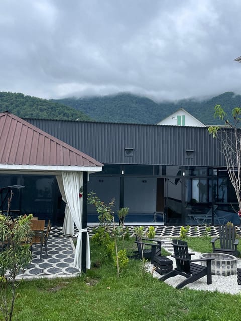 Property building, Spring, Day, Natural landscape, BBQ facilities, Garden, Garden view, Mountain view
