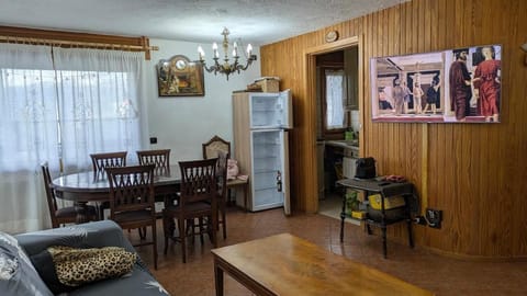 TV and multimedia, Kitchen or kitchenette, Living room, Dining area