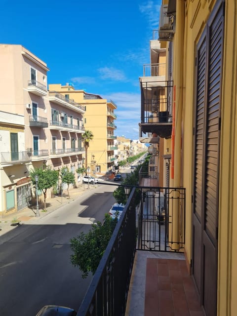 Property building, Day, Neighbourhood, View (from property/room), Balcony/Terrace, City view, Street view, Location