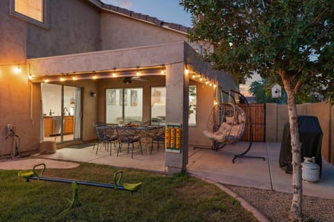 Serenity Splash Upscale Stay Pool Game Lounge Villa in Casa Grande