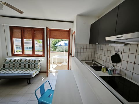 R35 - Appartamento al centro con posto auto Apartment in Marcelli