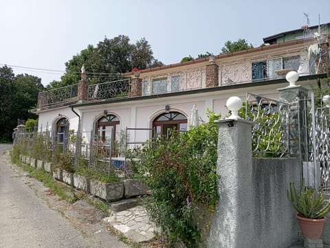 Villa vista mare House in Varazze