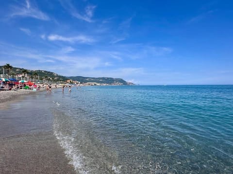 Dimora Concept-Ca D Rina-Free parking Apartment in Pietra Ligure