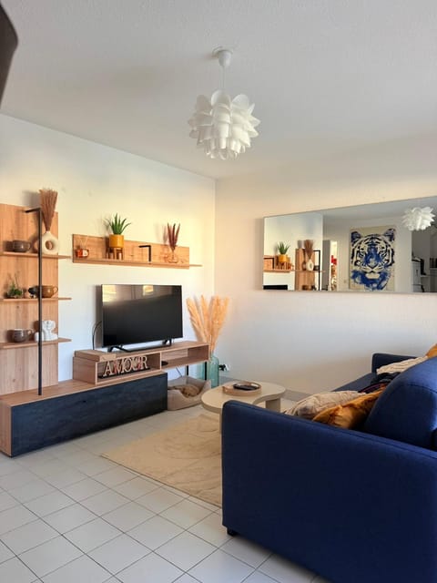 Résidence privée avec balcon, piscine et place de parking Apartment in Le Lavandou