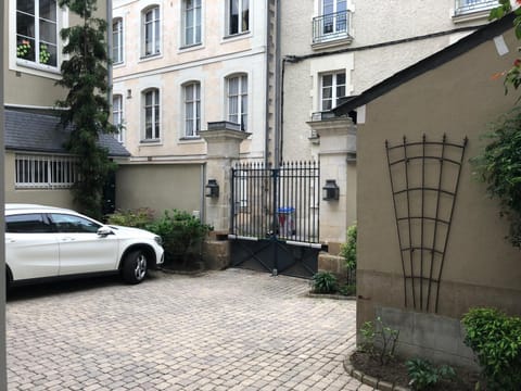 La Maison D'Hôtes Nantes Centre Bed and Breakfast in Nantes