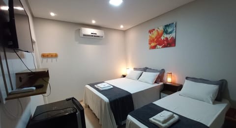Bedroom, towels