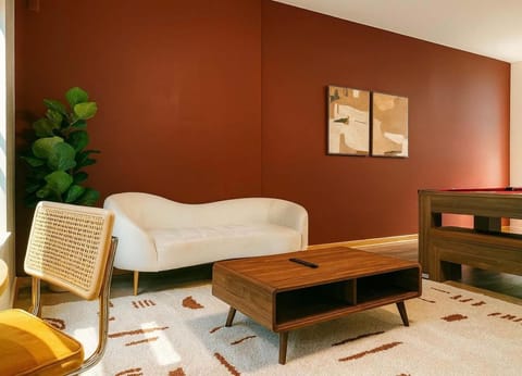 Billiards Patio Parking Apartment in Wicker Park