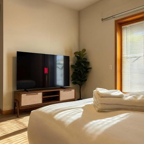 Billiards Patio Parking Apartment in Wicker Park