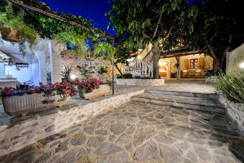 Patio, BBQ facilities, Garden, Balcony/Terrace