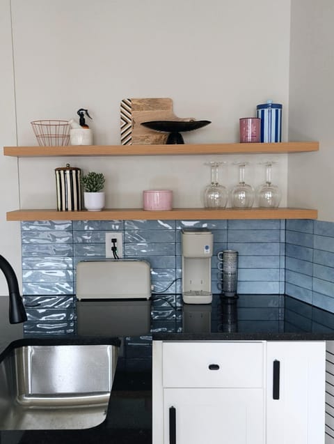 CASA GLAM - Pontiac House in Auburn Hills