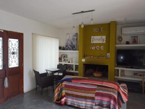 TV and multimedia, Photo of the whole room
