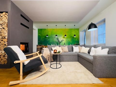 Living room, Seating area