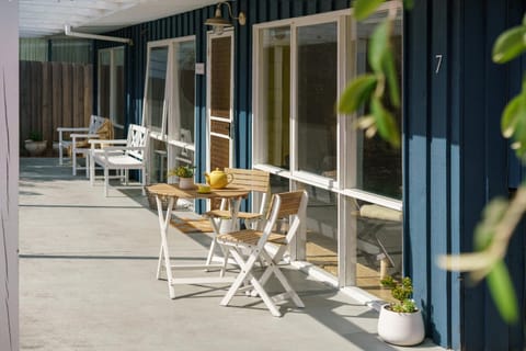 Patio, Seating area
