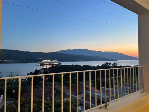Sea View Serenity 3BR Home near Beach & Town House in Samos, Greece