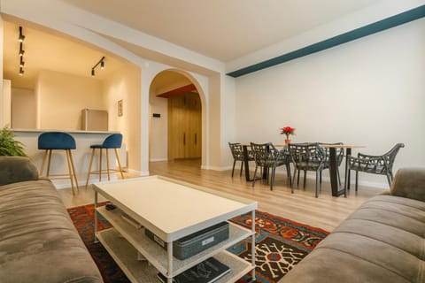 Living room, Seating area, Dining area
