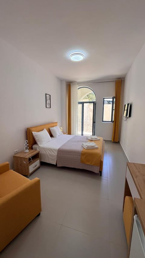 Bed, Balcony/Terrace, Photo of the whole room, Bedroom
