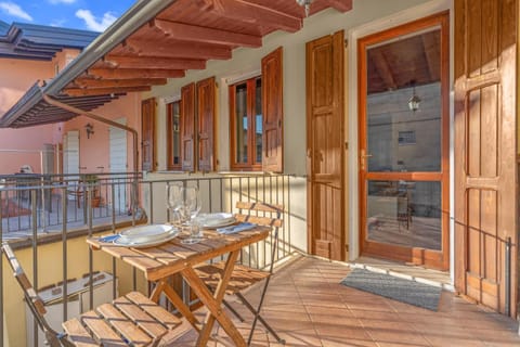 Property building, Patio, Day, View (from property/room), Balcony/Terrace, Dining area
