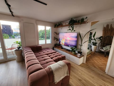 Communal lounge/ TV room, Living room