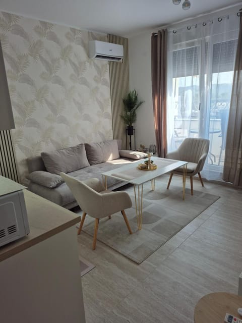 Gold LUX Apartment in Novi Sad