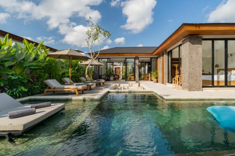 Property building, Natural landscape, View (from property/room), Garden view, Pool view, Swimming pool, sunbed