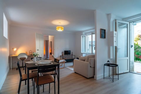 TV and multimedia, Dining area