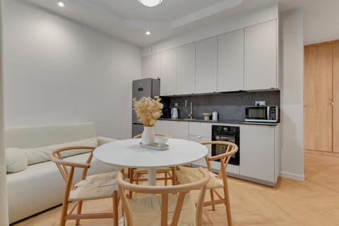 Kitchen or kitchenette, Living room, Seating area