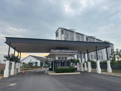 Property building, Day